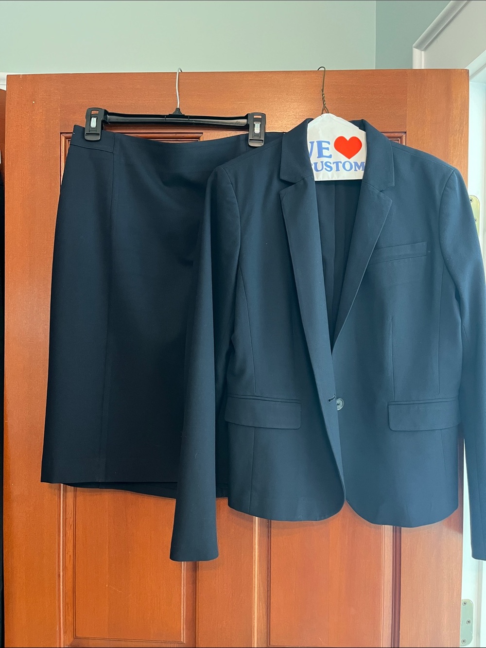 Ann Taylor Navy Two-Piece Skirt Suit (size 6)